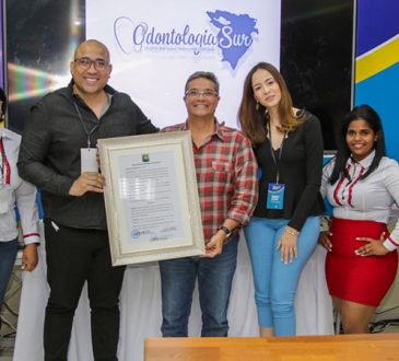 Culmina con éxito el I Curso Internacional de Odontología en Barahona