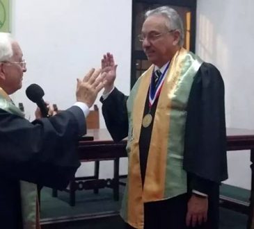Dr. Marcos Núñez fue galardonado por la Academia de Ciencias