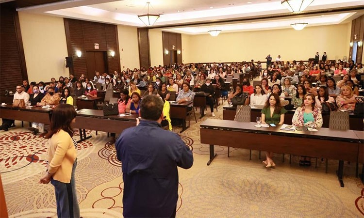 SNS capacitó a 300 médicos en manejo de shock neonatal