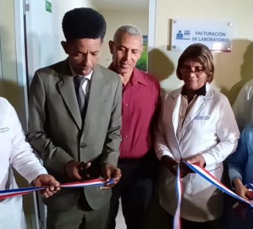 Hospital Robert Reid inaugura área de facturación en laboratorio