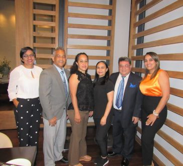 Oncólogos reciben certificación en instrumentación quirúrgica laparoscópica