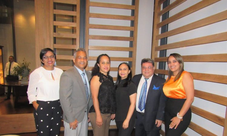 Oncólogos reciben certificación en instrumentación quirúrgica laparoscópica