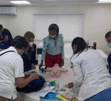 Pediatras continúan compromiso con la educación médica