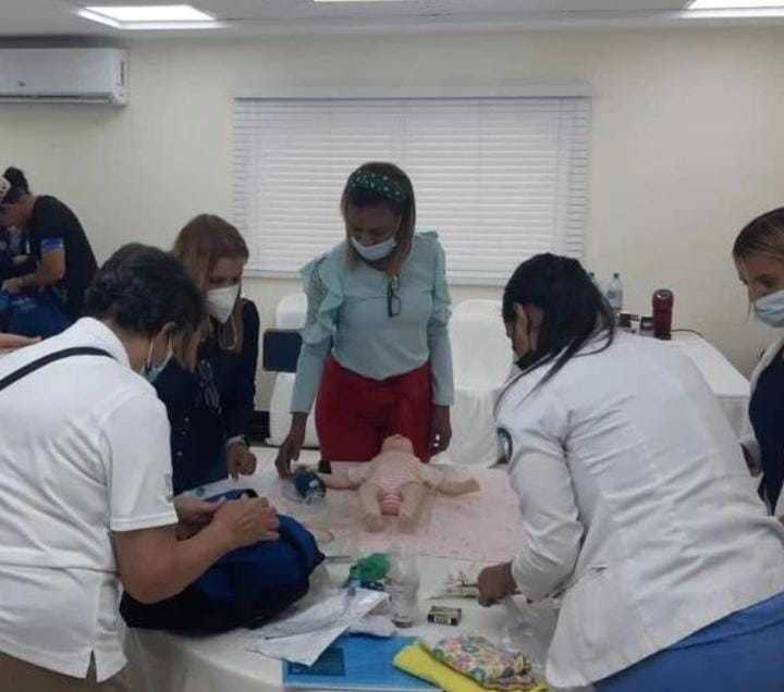 Pediatras continúan compromiso con la educación médica Pediatras continúan compromiso con la educación médica