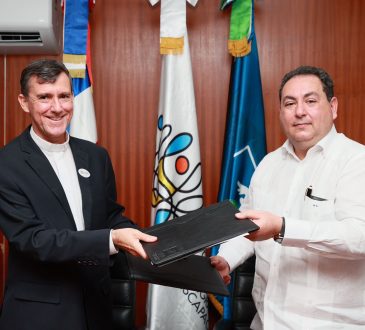 SNS y CAID acuerdan fortalecer atención a niños con autismo, Síndrome de Down y parálisis cerebral