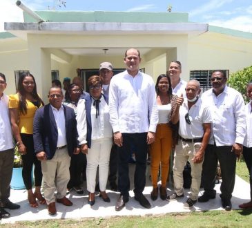 Promese/CAL abre tres Farmacias del Pueblo en Santo Domingo
