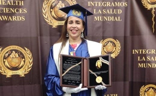 Odontóloga dominicana es investida con Doctorado Honoris Causa de SIISDET
