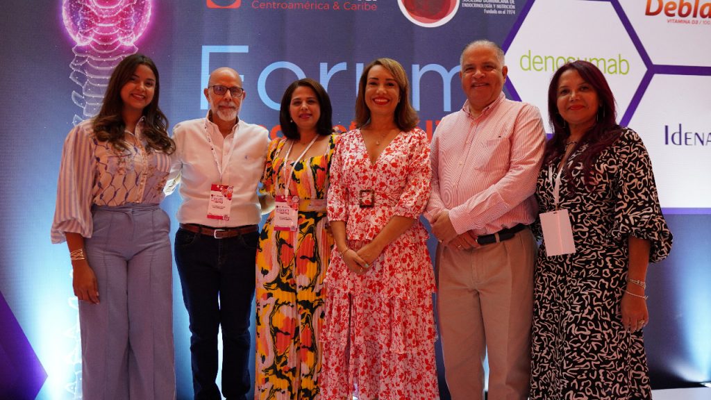 Endocrinólogos de SODENN disertaron sobre salud osteo-metabólica en foro de Cibao Endocrinólogos de SODENN disertaron sobre salud osteo-metabólica en foro de Cibao