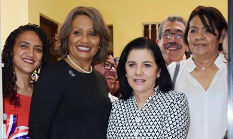 Escuela de Bioanálisis UASD inaugura unidad de rayos X y laboratorio de radiología