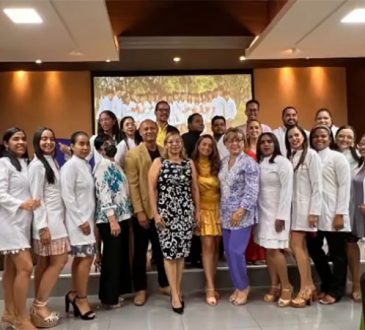 Hospital Arturo Grullón graduó a 18 nuevos pediatras