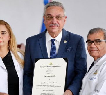 CMD homenajeó al Dr. Marcos Núñez Cuervo por su trayectoria académica y profesional
