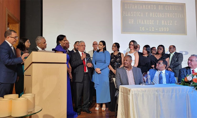 Residencia de Cirugía Plástica del Gautier celebra 45 años formando especialistas