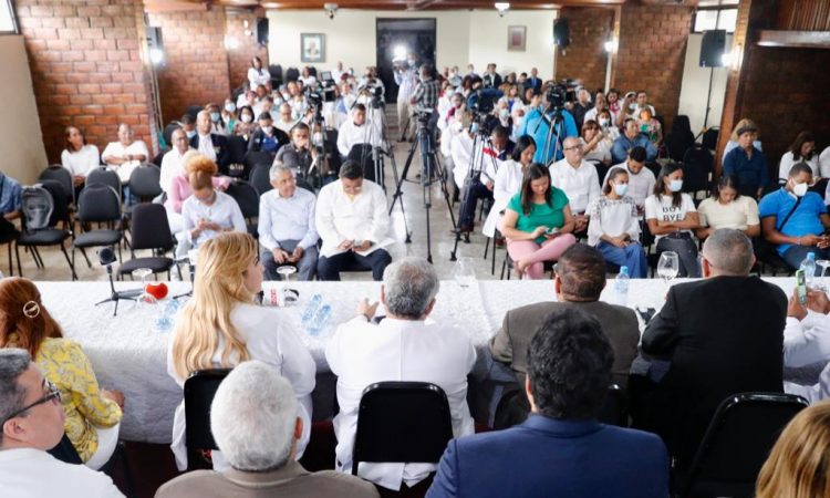 Junta Directiva Nacional del CMD adquiere facultades para paralizar servicios hospitalarios