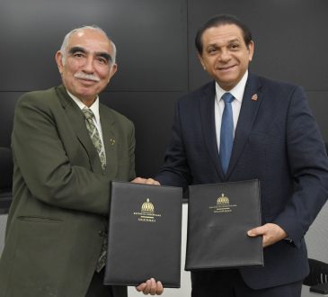RD firma convenio para garantizar calidad en la producción de carnes del país