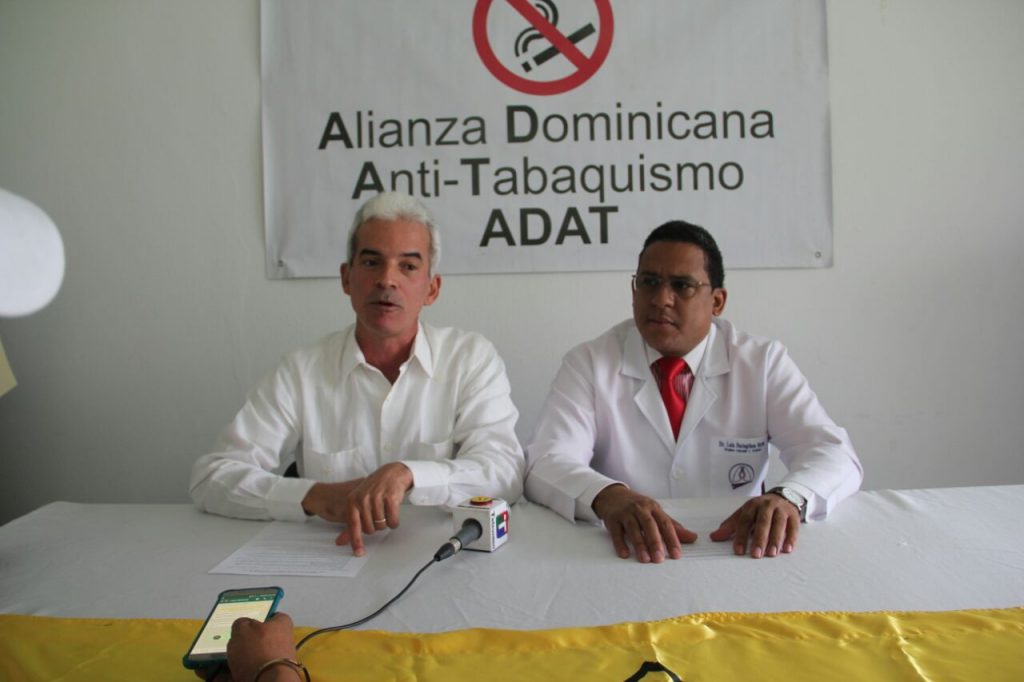ADAT exige a Salud Pública hacer cumplir resolución de hospitales libres de humo ADAT exige a Salud Pública hacer cumplir resolución de hospitales libres de humo