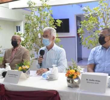 ADAT pide al Senado no declarar cigarro dominicano patrimonio cultural de RD