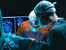 Cirugía de tumor cerebral con paciente despierto, un reto para los neurocirujanos