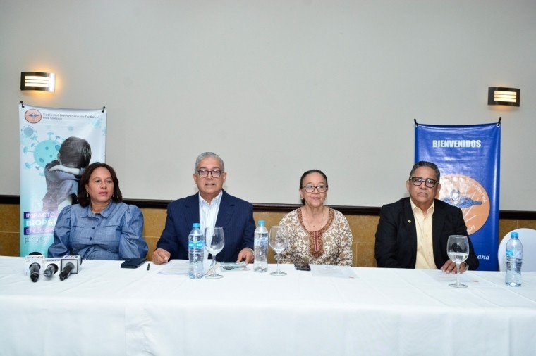 Pediatras de la filial de Santiago abocados a efectos psicológicos de los niños post covid-19