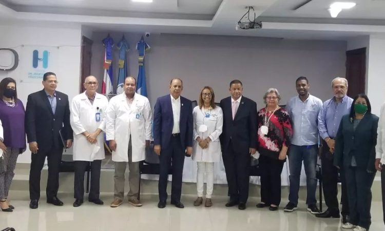 Directiva y voluntariado del Marcelino Vélez discuten estrategias para mejorar la atención en el centro médico