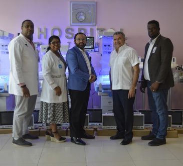 Materno Dr. Reynaldo Almánzar recibe equipos del SNS por RD$3,998,458