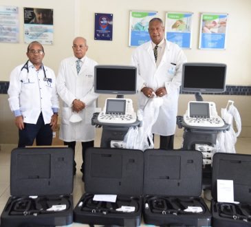 SNS entrega dos ecocardiógrafos al Hospital Salvador B. Gautier