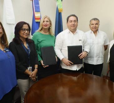 SNS y Fundación Nido para Ángeles firman acuerdo a favor salud neonatales