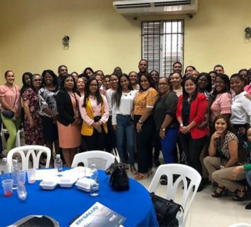 SNS capacita personal de los nueve SRS en controles de medicamentos e insumos