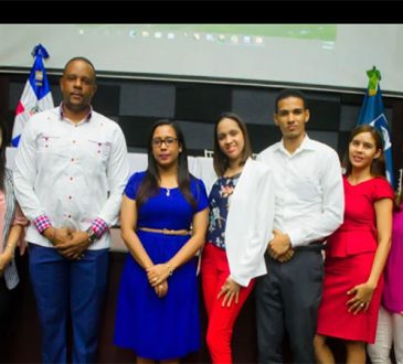 SNS capacita a personal del SRS Enriquillo sobre manejo de fármacos