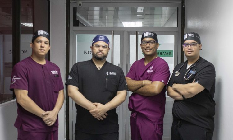 Realizan primera cirugía en RD de escoliosis sin abrir al paciente con novedoso dispositivo