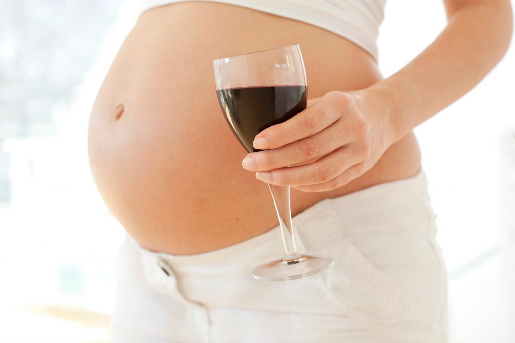 Salud Pública impulsará prohibición de ingesta de alcohol durante el embarazo Salud Pública impulsará prohibición de ingesta de alcohol durante el embarazo
