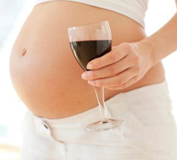 Salud Pública impulsará prohibición de ingesta de alcohol durante el embarazo