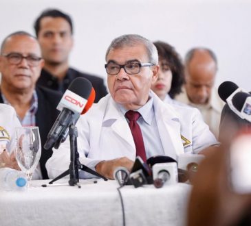 Dr. Senén Caba en rueda de prensa