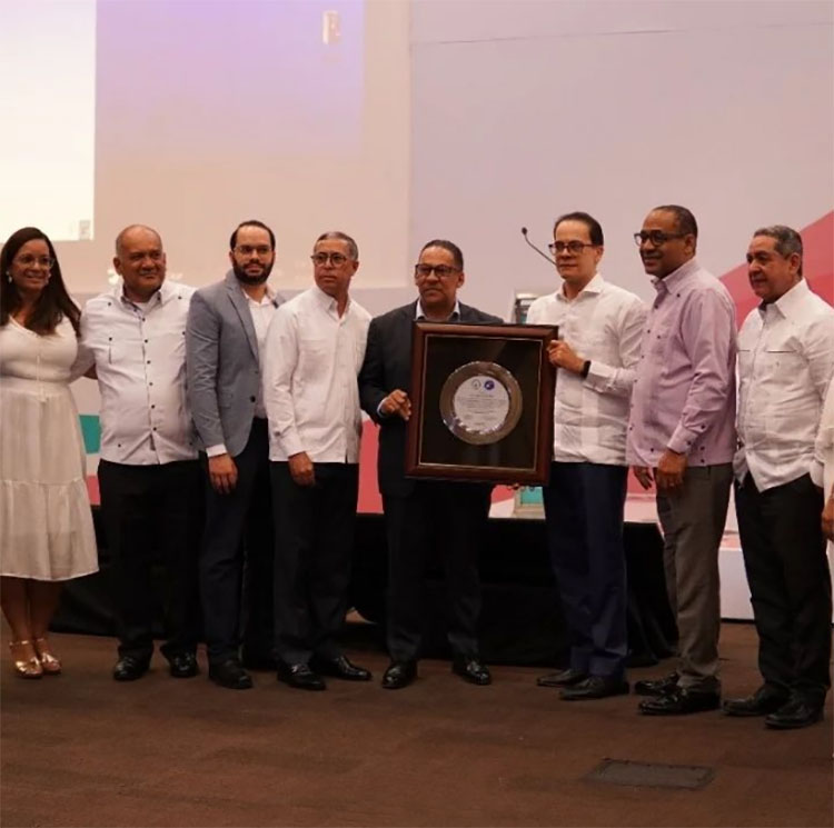 SDOG cerró con éxito su I Congreso Internacional de Ginecología y Obstetricia del Cibao SDOG cerró con éxito su I Congreso Internacional de Ginecología y Obstetricia del Cibao