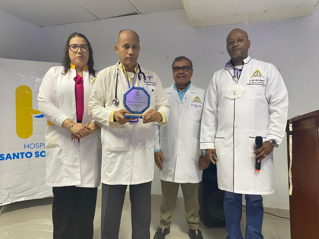 Hospital Santo Socorro reconoce a médicos y orienta sobre suicidio en adolescentes Hospital Santo Socorro reconoce a médicos y orienta sobre suicidio en adolescentes