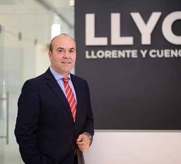 Iban Campo, director general de LLYC Dominicana