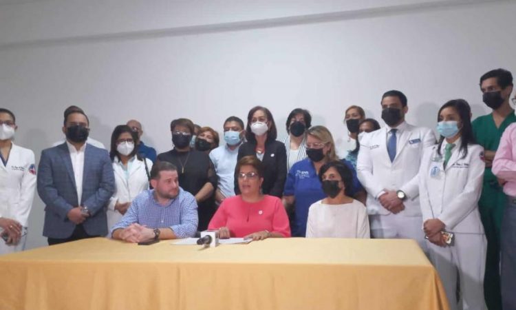 Odontólogos reiteran denuncias sobre prácticas médicas indebidas en el país