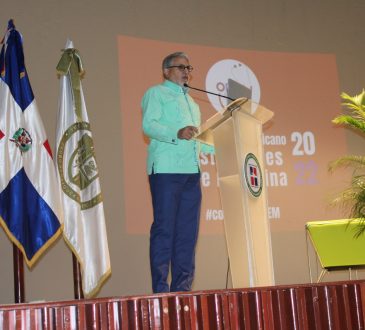 Dr. Miguel Robiou Kranwinkel en el V Congreso ODEM