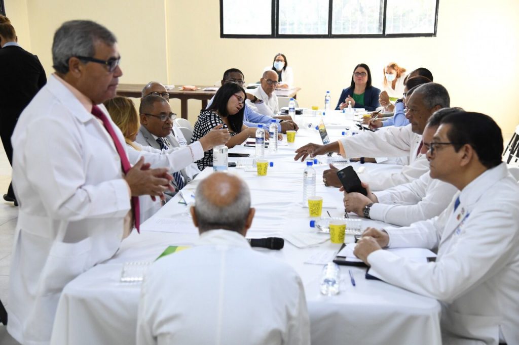 CMD discutió acuerdos firmados y mejorías para los galenos con autoridades de salud CMD discutió acuerdos firmados y mejorías para los galenos con autoridades de salud
