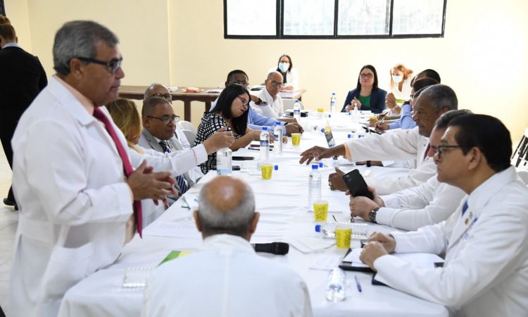 CMD discutió acuerdos firmados y mejorías para los galenos con autoridades de salud