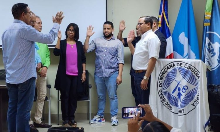 Sociedad de Cirugía Pediátrica presentó a su nueva directiva