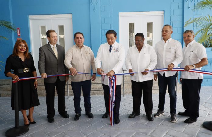 SNS inauguró el remozado Centro Sanitario de Santo Domingo (La Galván)