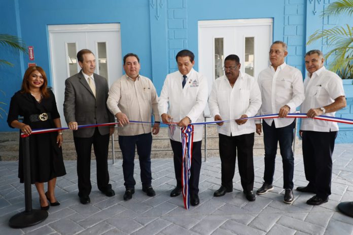 SNS inauguró el remozado Centro Sanitario de Santo Domingo (La Galván)