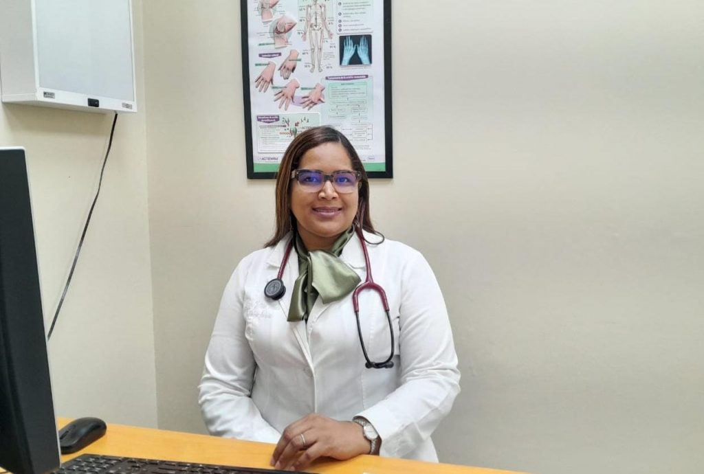 Dieta saludable y ejercicio físico, claves en la prevención de la osteoporosis Dra. Julissa Paula