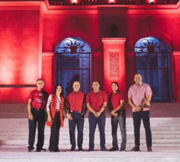 Cardiólogos iluminaron de rojo monumentos de Santiago