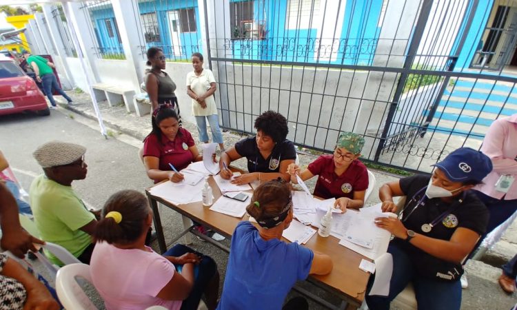 Hospital Moscoso Puello realizó operativo médico en La Zurca