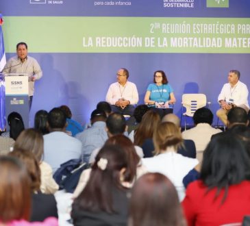 SNS confirma reducción en mortalidad materna cercana al 46 %