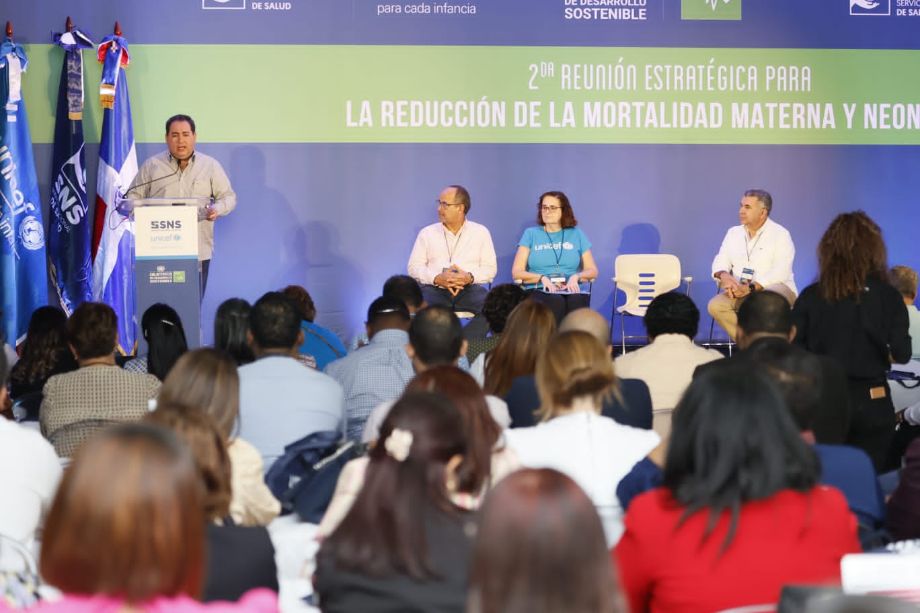 SNS confirma reducción en mortalidad materna cercana al 46 % SNS confirma reducción en mortalidad materna cercana al 46 %