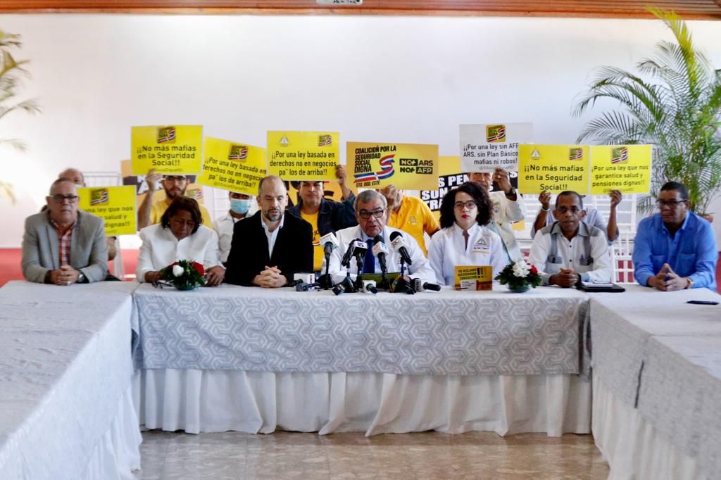 CMD anunciará acciones este sábado tras romper diálogo con el Comité de Honorarios CMD confirma paro médico y marcha hacia el Congreso Nacional este miércoles