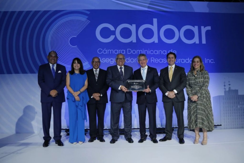 Sector asegurador celebra el 50 aniversario de CADOAR Sector asegurador celebra el 50° aniversario de Cadoar