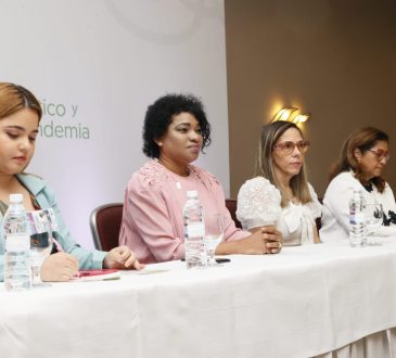 SNS realiza congreso "Estrés Postraumático Postpandemia" a personal de salud